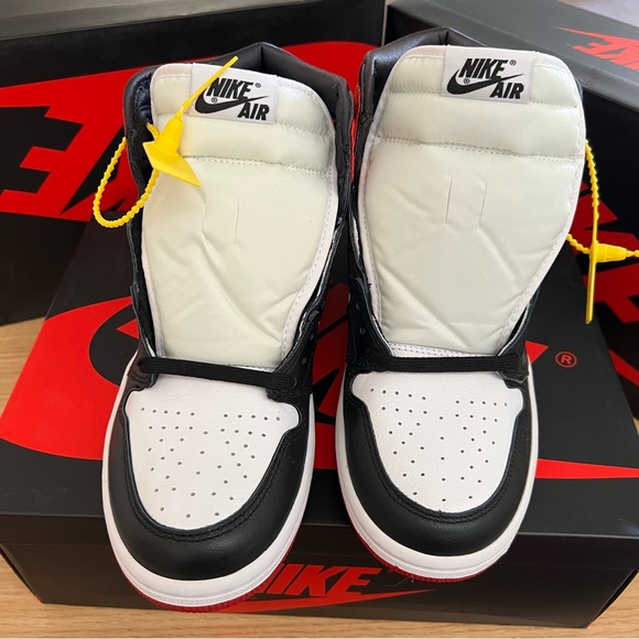 Air Jordan 1 Retro High - Picture 3 of 3